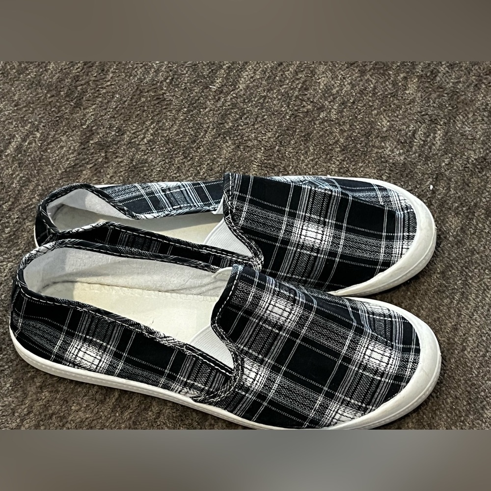 Black and white plaid slip on sneakers size 8